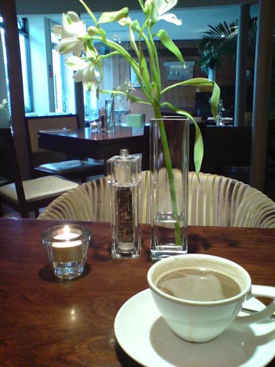 Beim Frühstück No 53 Frederick Street Bed & Breakfast