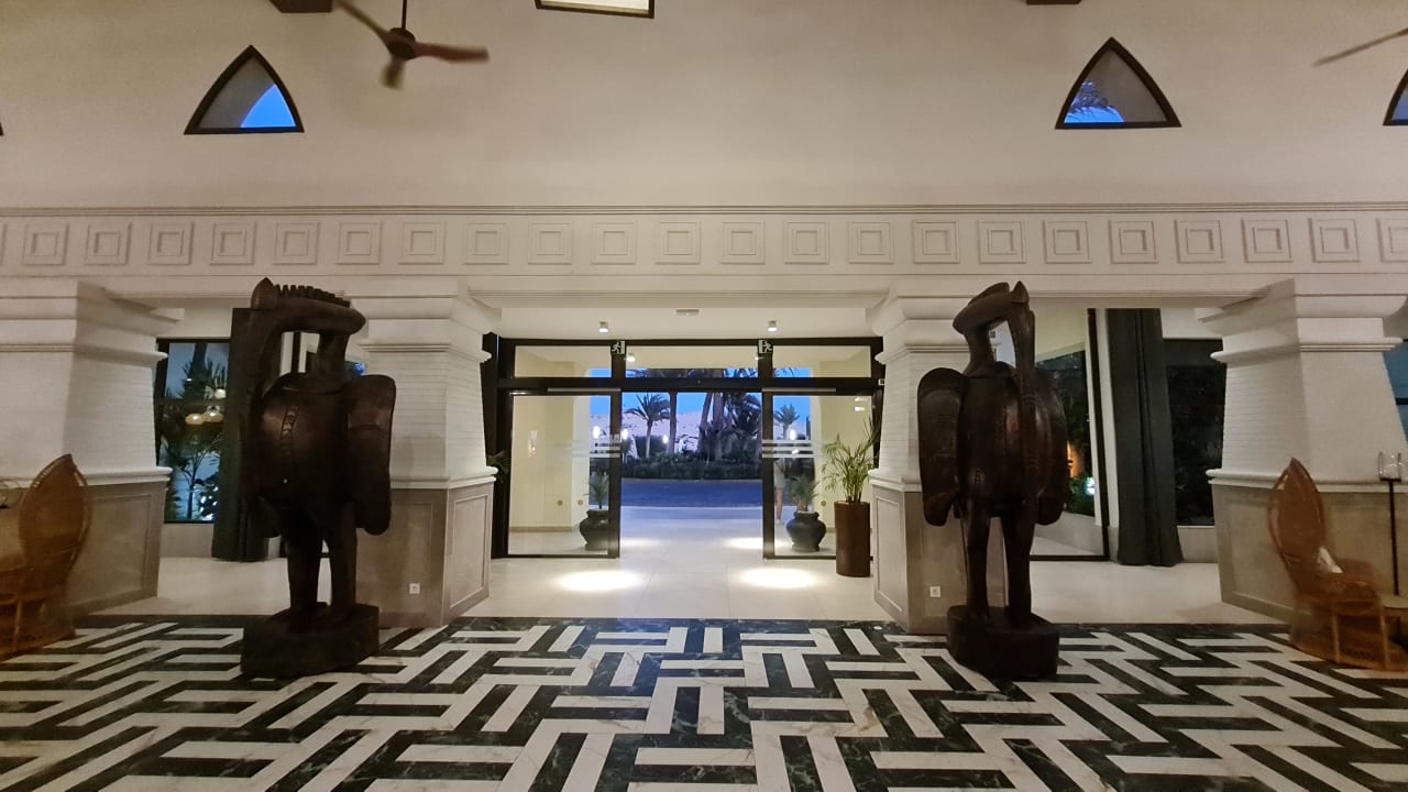 Lobby Hotel Riu Karamboa