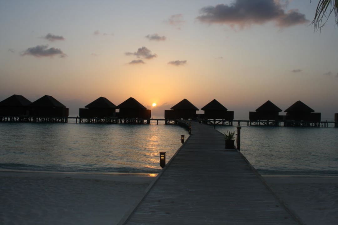 Sunset Veligandu Maldives Resort Island