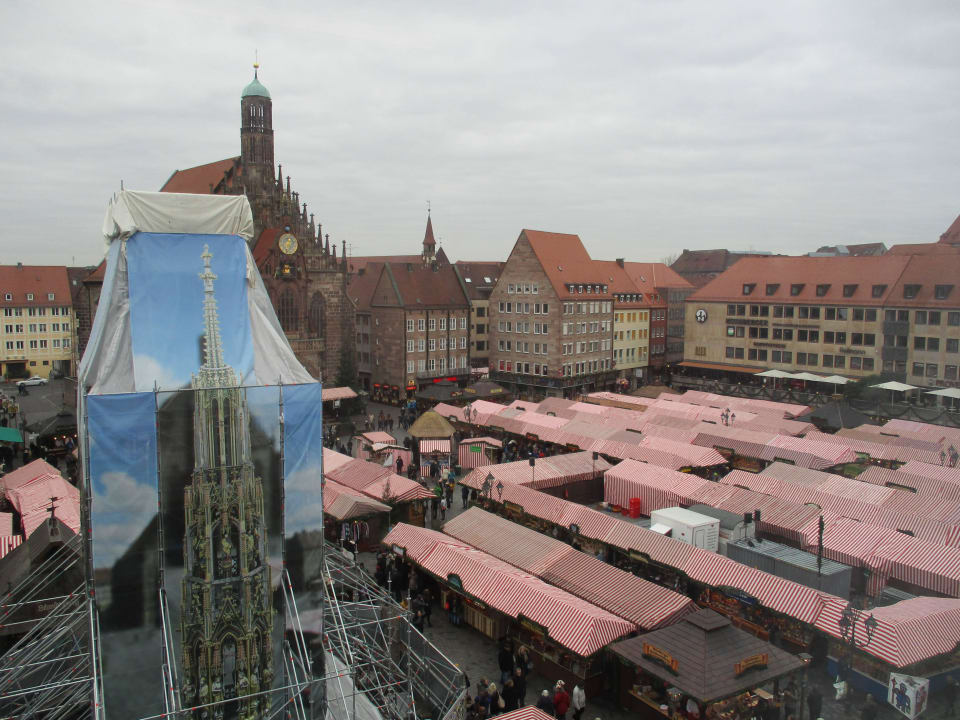 Ausblick aus Komfort-Eckzimmer 403 SORAT Hotel Saxx Nürnberg