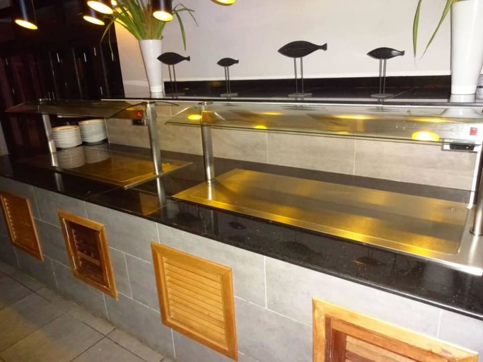 Leeres "Rund-um-die-Uhr" Restaurant um 4:15 Iberostar Origin Playa Pilar