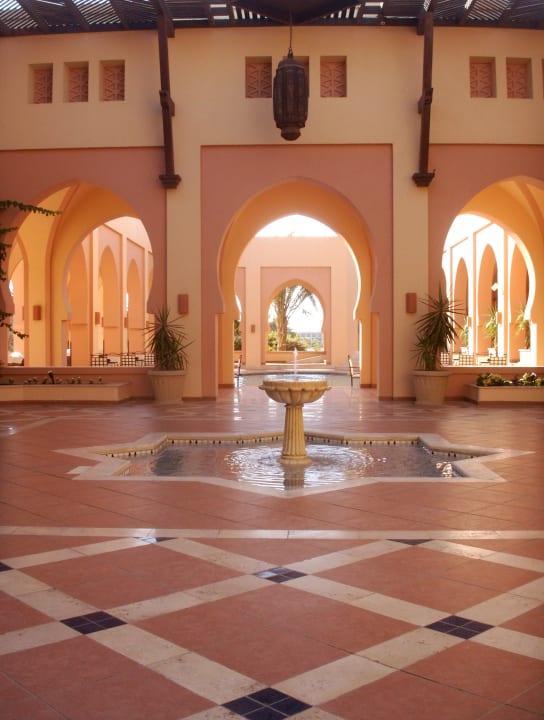 Eingangsbereich zur Rezeption Steigenberger Coraya Beach - Adults only