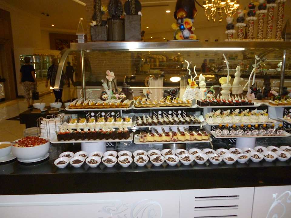 Das Buffet am Abend Hotel Delphin Imperial