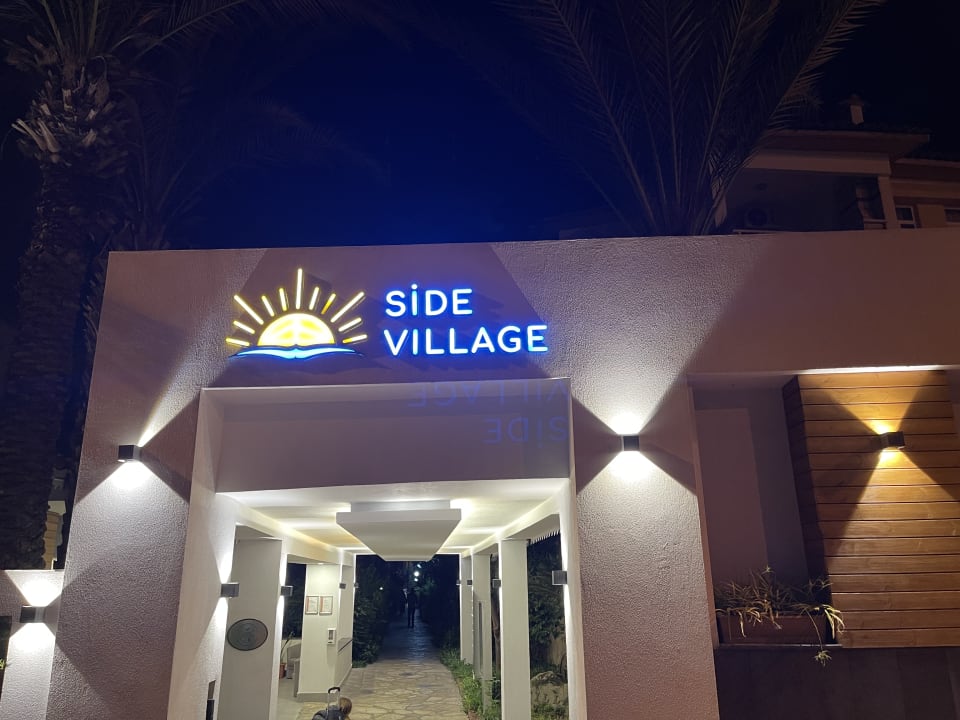 Lobby Side Village Hotel