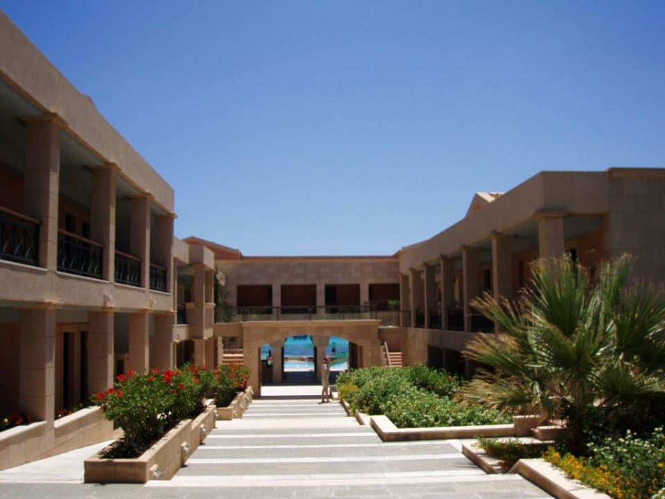 Innenhof des Hotels Lindos Memories Lindian Dream Seaside Resort