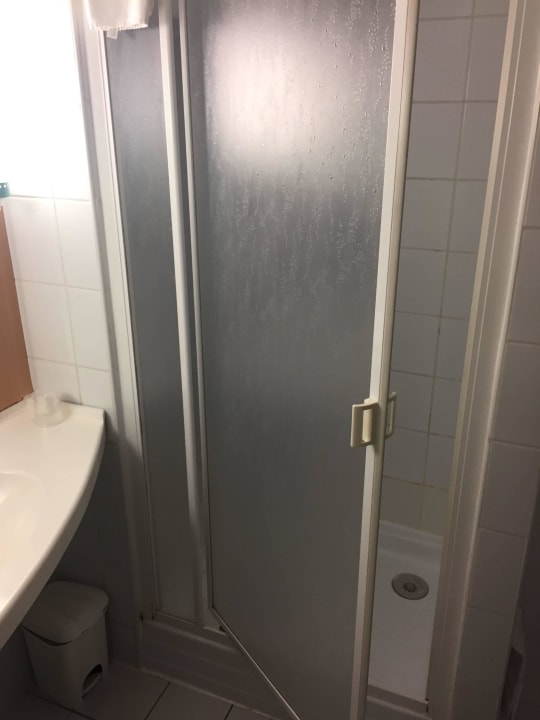 Badezimmer ibis Bucuresti Gara de Nord