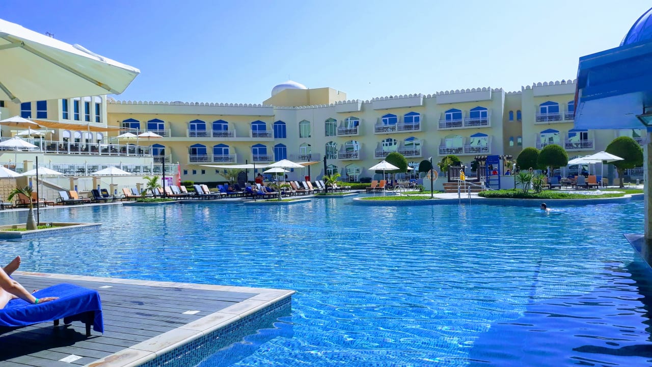 Pool Wyndham Garden Salalah Mirbat