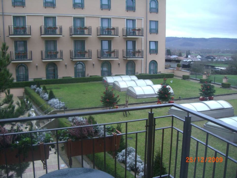 Bild vom Balkon Victor's Residenz-Hotel Schloss Berg