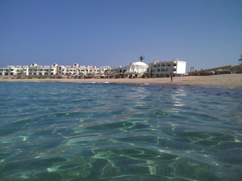  Blick vom Wasser aufs Hotel Coral Sun Beach