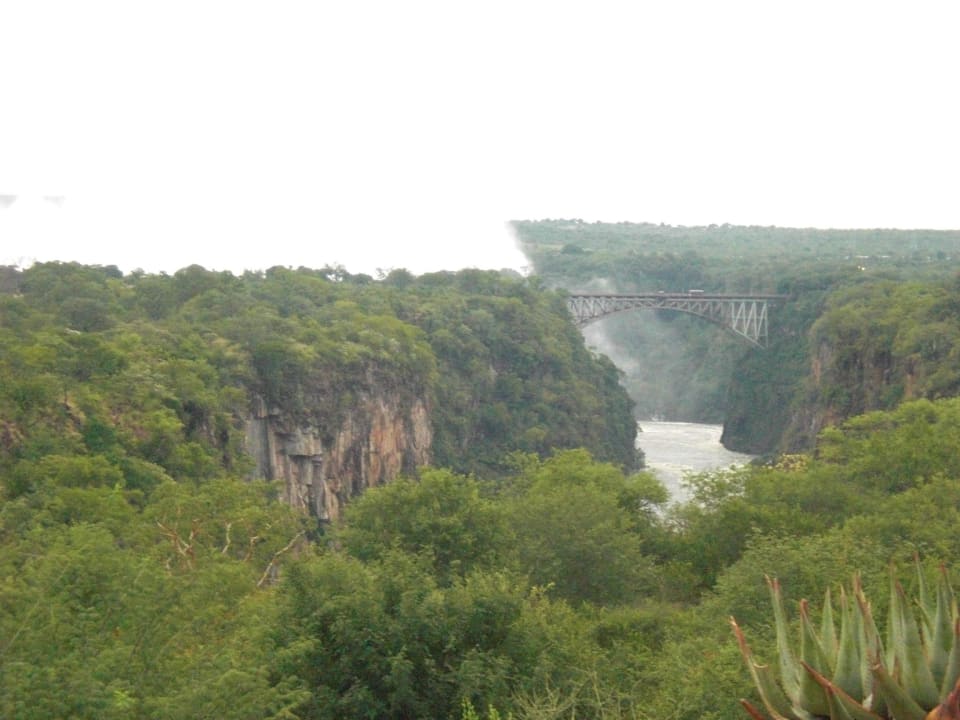 Ausblick von der Terrasse The Victoria Falls Hotel