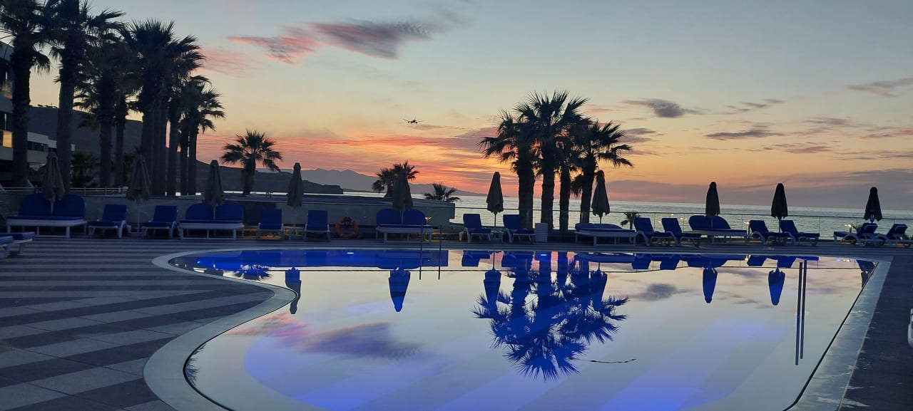 Pool Arina Beach Resort