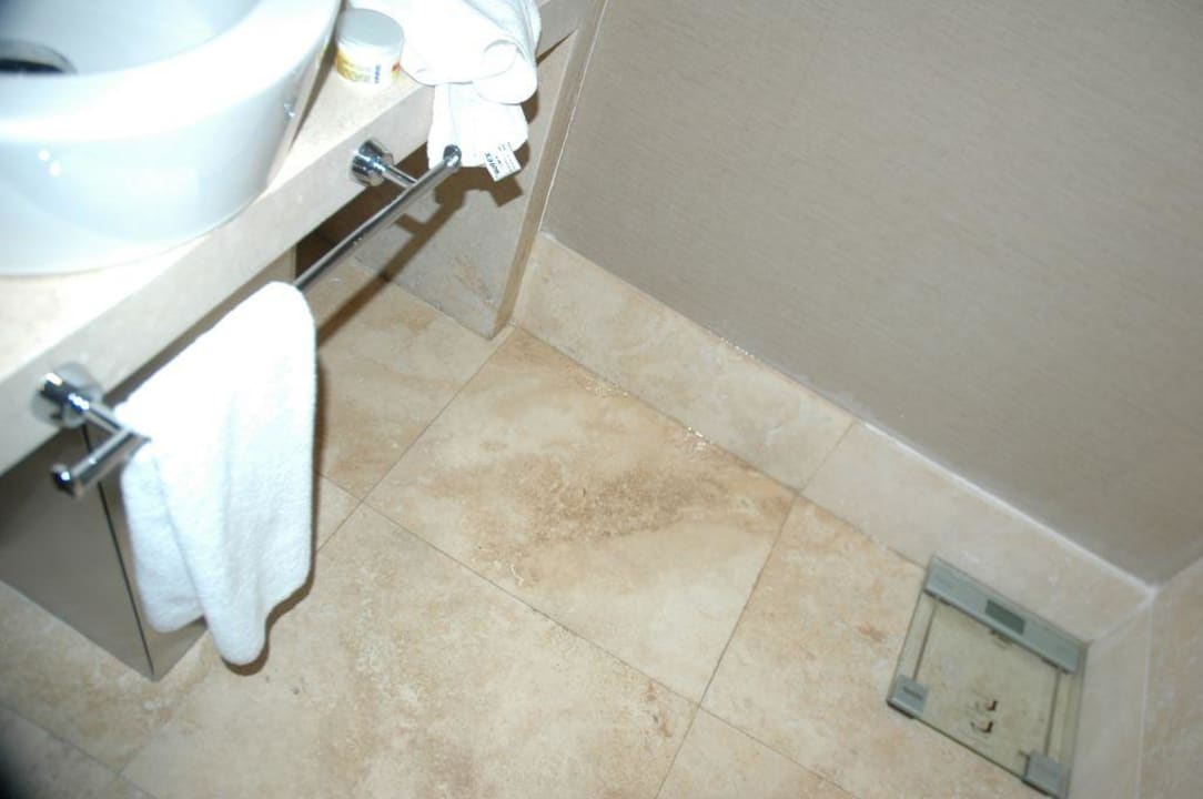 Badbereich Hotelzimmer Hotel Crowne Plaza Ankara