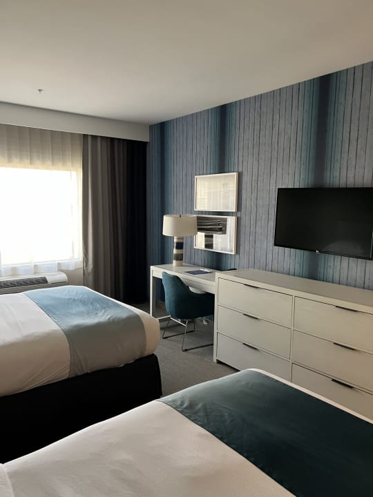 Zimmer SunCoast Hotel Anaheim, Tapestry Collection by Hilton