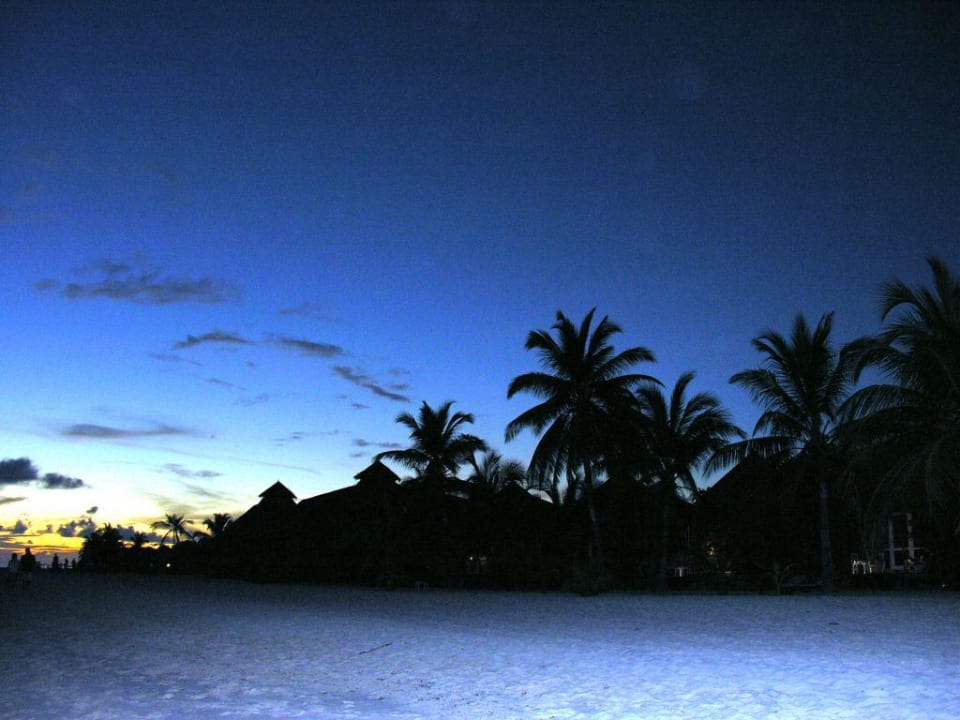 Kuredu by night Kuredu Island Resort & Spa