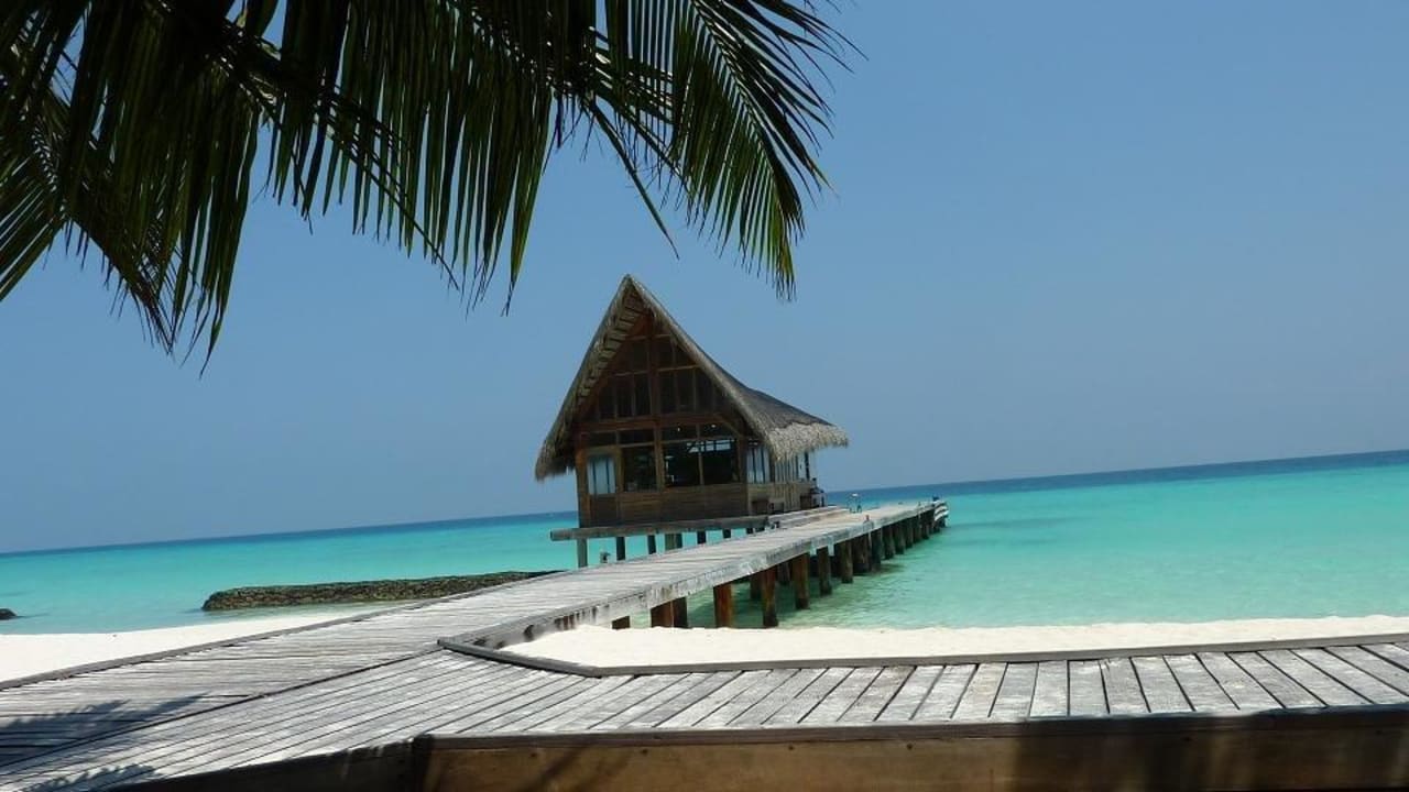Ausblick auf Tauchschule und Meer Kuramathi Maldives