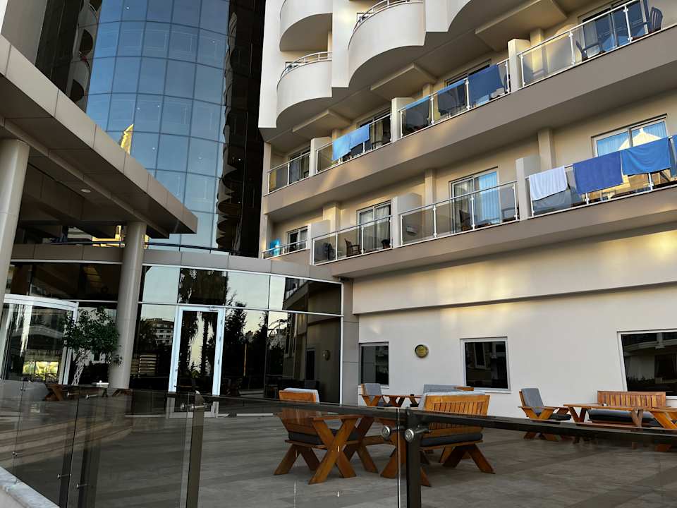 Außenansicht Saturn Palace Resort Hotel