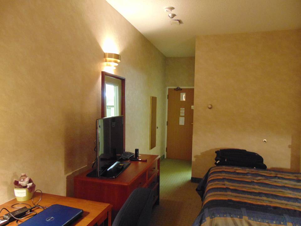 Another view of room Quality Hotel & Suites Airport East