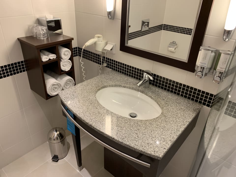 Zimmer Hampton by Hilton Berlin City West