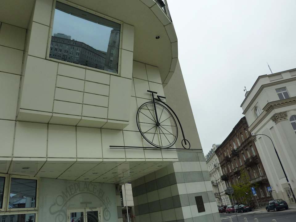 Seiteneingang Sheraton Warsaw Hotel