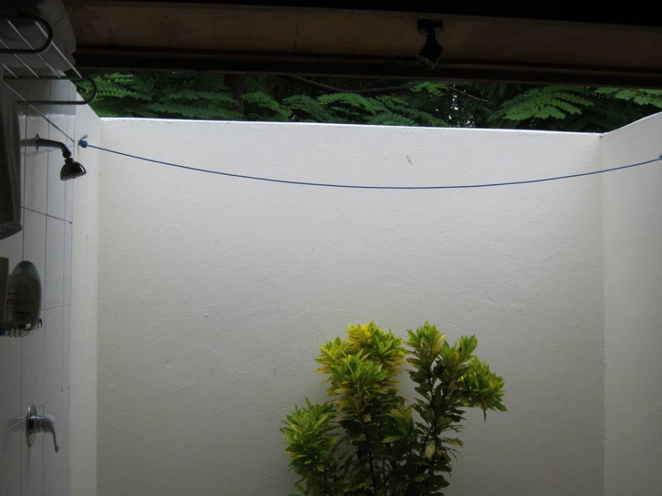 Halboffenes Bad Meeru Maldives Resort Island