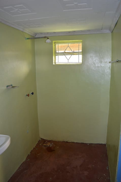 Душ Rhino Tourist Camp