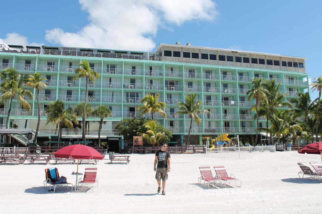 Blick vom Meer auf das Hotel Hotel Lani Kai Island Resort