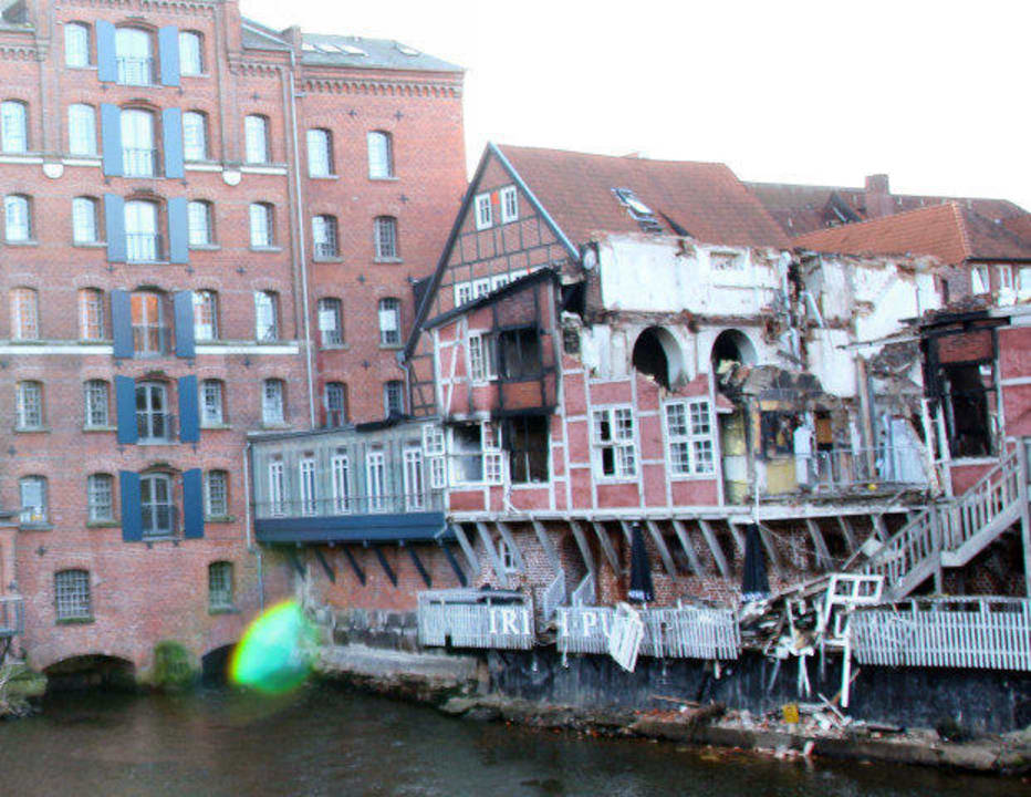 Brandruine an der Ilmenau Bergström Hotel Lüneburg