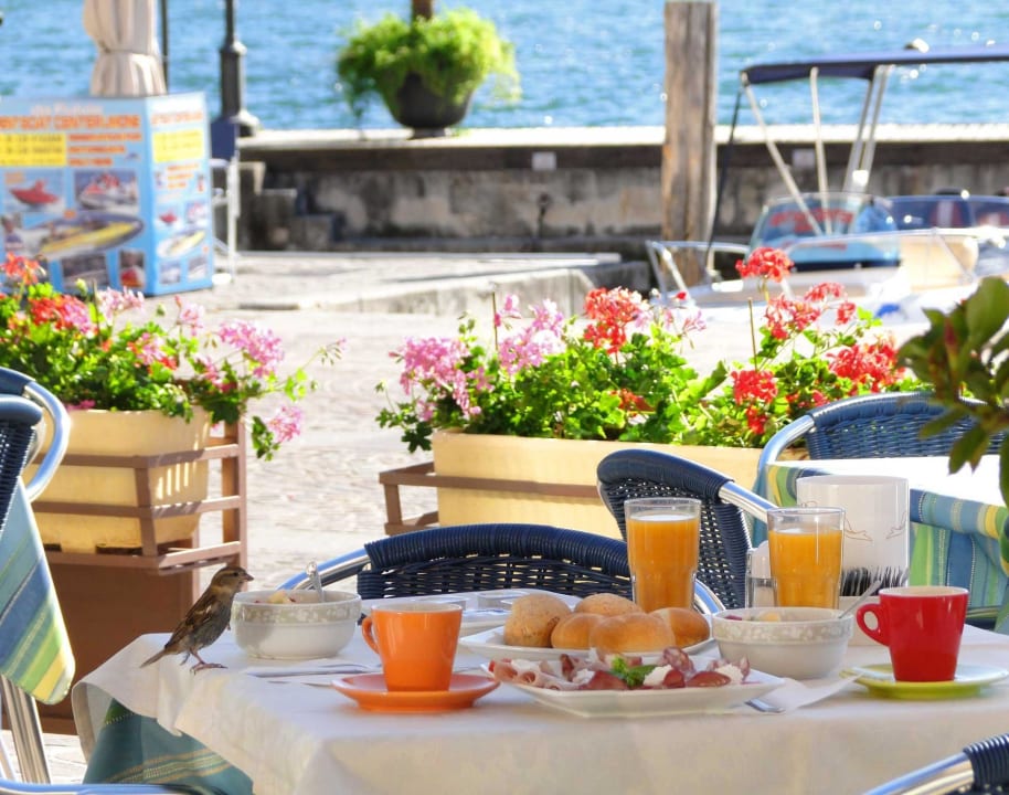 Breakfast table Hotel Sole