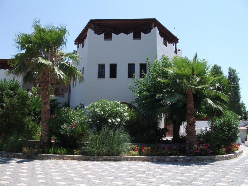 Burg Gaia Garden Hotel