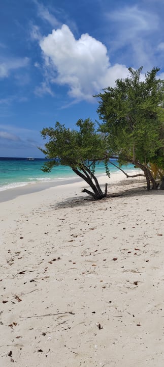 Strand Kuredu Island Resort & Spa