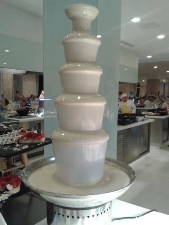 Schokobrunnen am Dessertbuffet Iberostar Waves Bouganville Playa