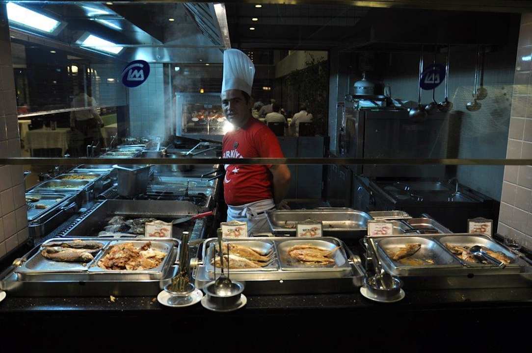 Greifen sie zu, und guten Appetit Limak Lara Deluxe Hotel & Resort