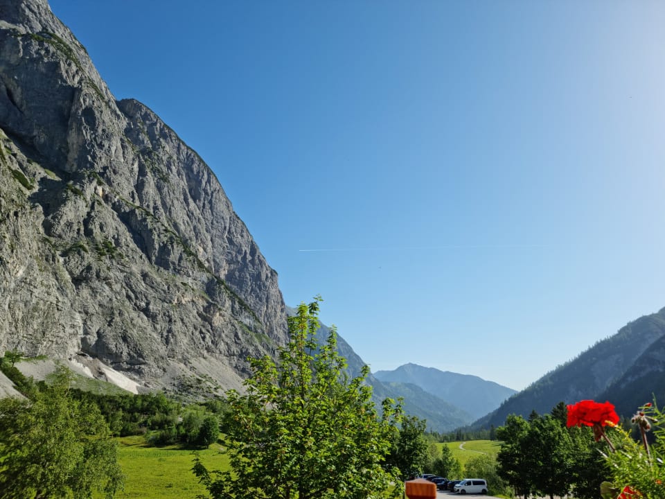Ausblick Gramai Alm alpengenuss & natur spa
