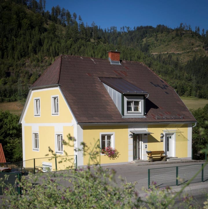 Gemütliche Frühstückspension im Grünen Gästehaus Landgraf