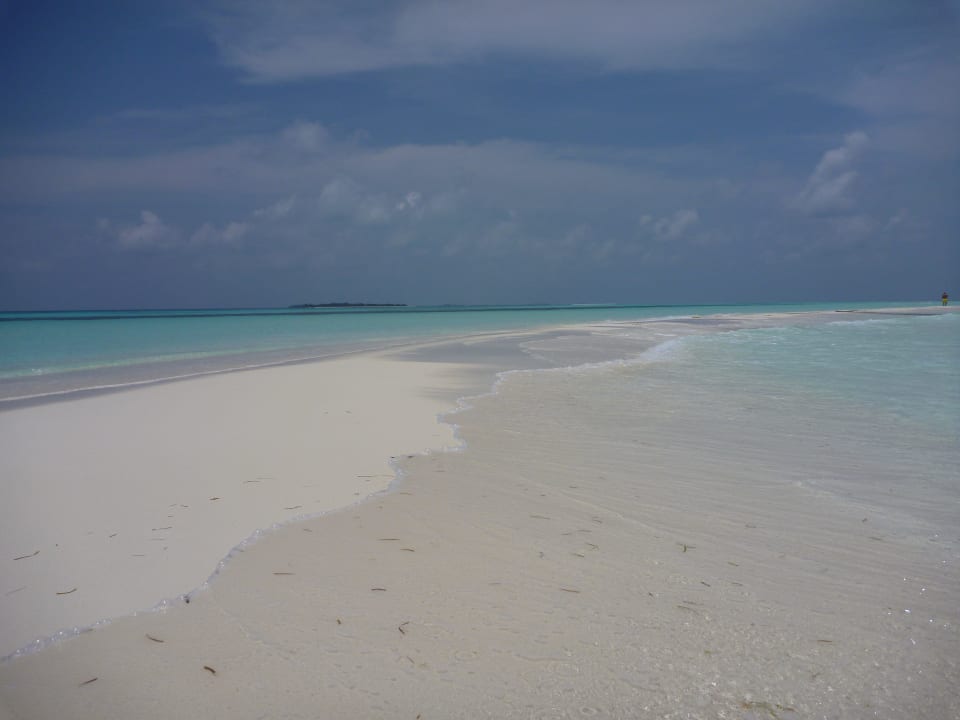 Sandzunge im Westen Kuredu Island Resort & Spa