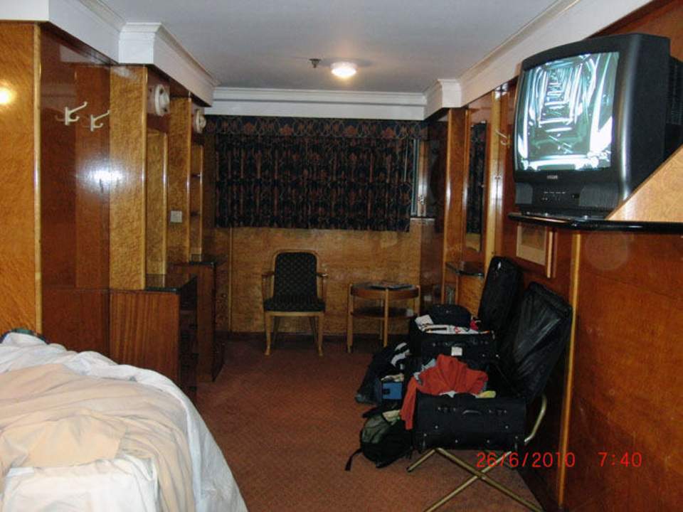 2 grosse Betten, TV The Queen Mary