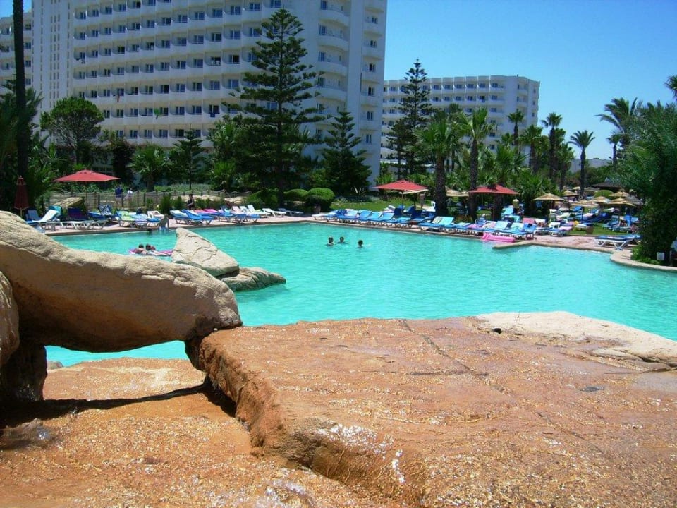 Wasserfall von oben Sahara Beach Aquapark & Resort