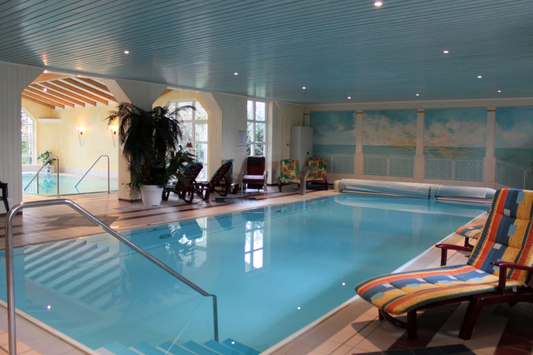 Schwimmerbecken Hotel Quellenhof