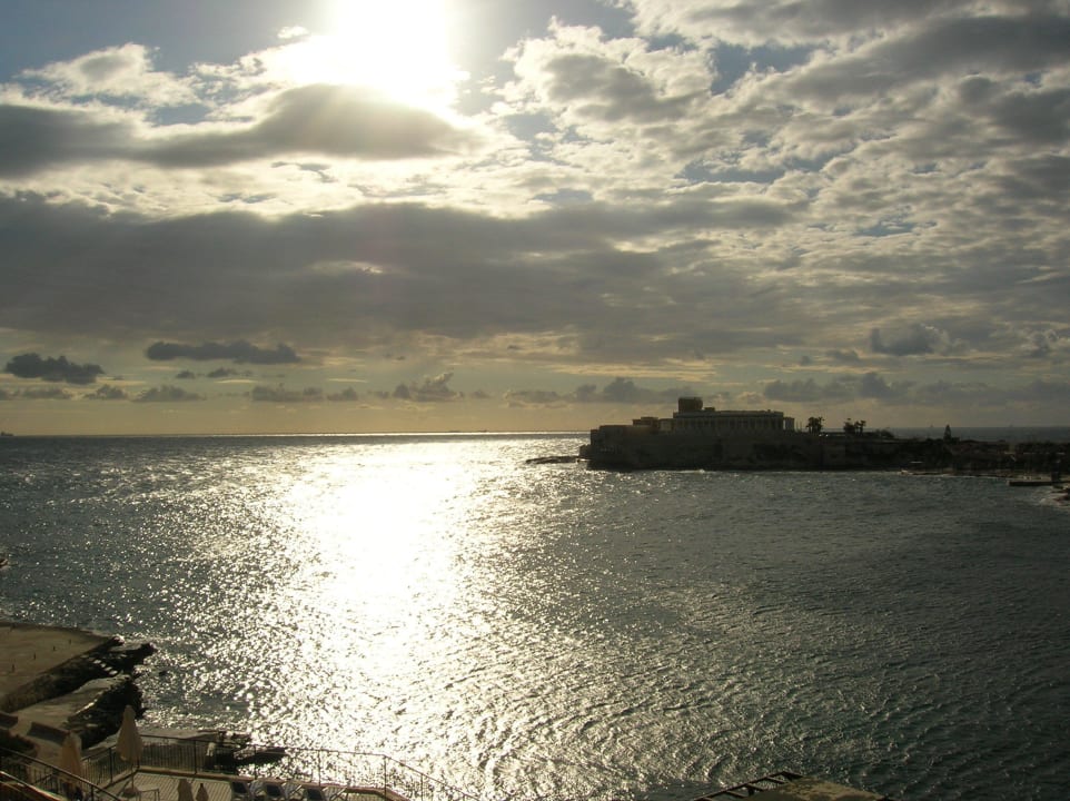 Sonnenaufgang von der Frühstücksterrasse aus Verdi St George's Bay Marina