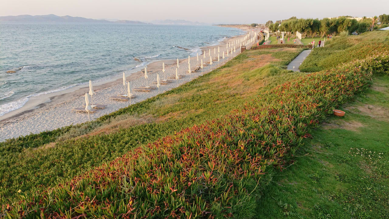 Strand Neptune Luxury Resort