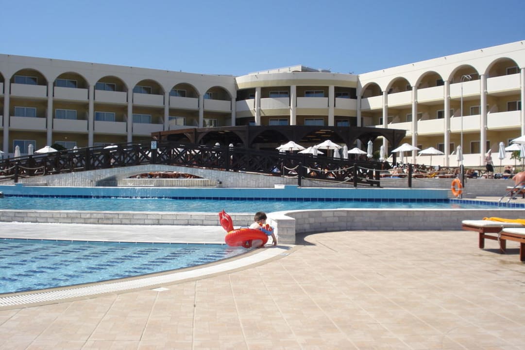 Pool Hotel Kalithea Horizon Royal