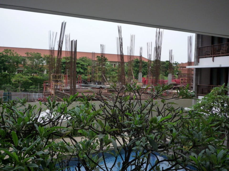 Vom Balkon .Blick auf die Baustelle The Rani Hotel & Spa