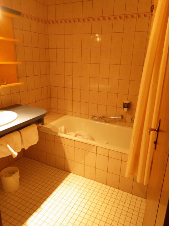 Bad Zimmer 210 MY  AVA  All In Family Hotel