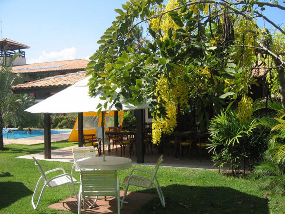 Schattiger Platz für einen Caipi Hotel Porto Zarpa