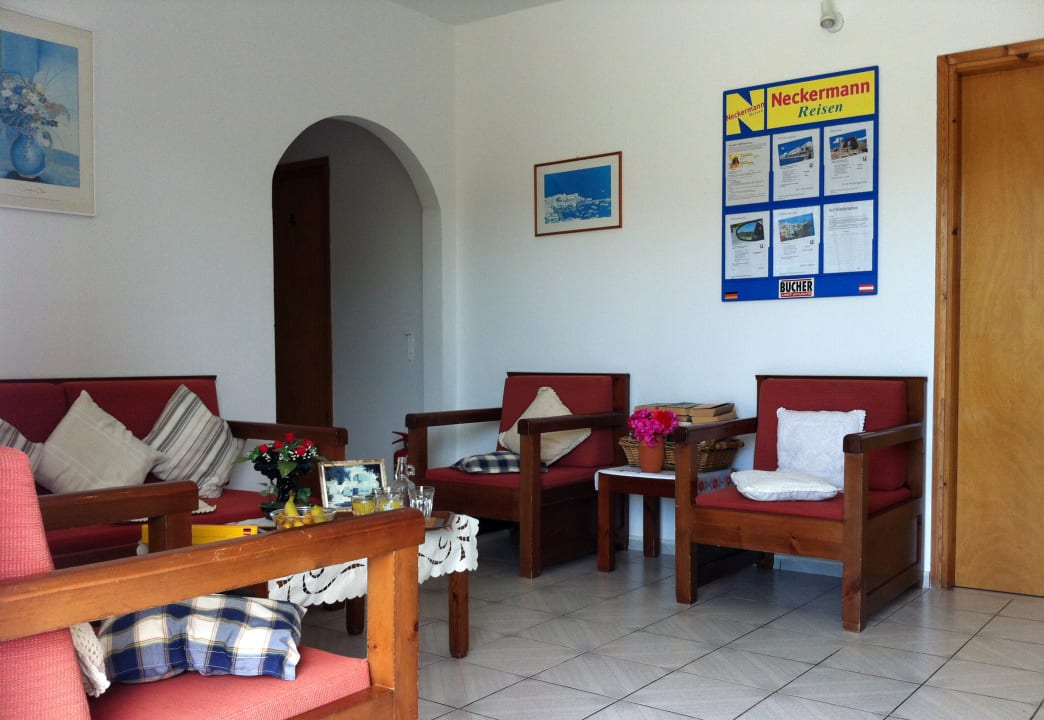 Lobby Emilia Apartments