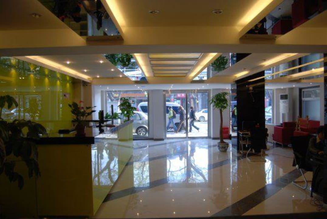 Lobby/Entrance Perfect Nostalgia Hotel