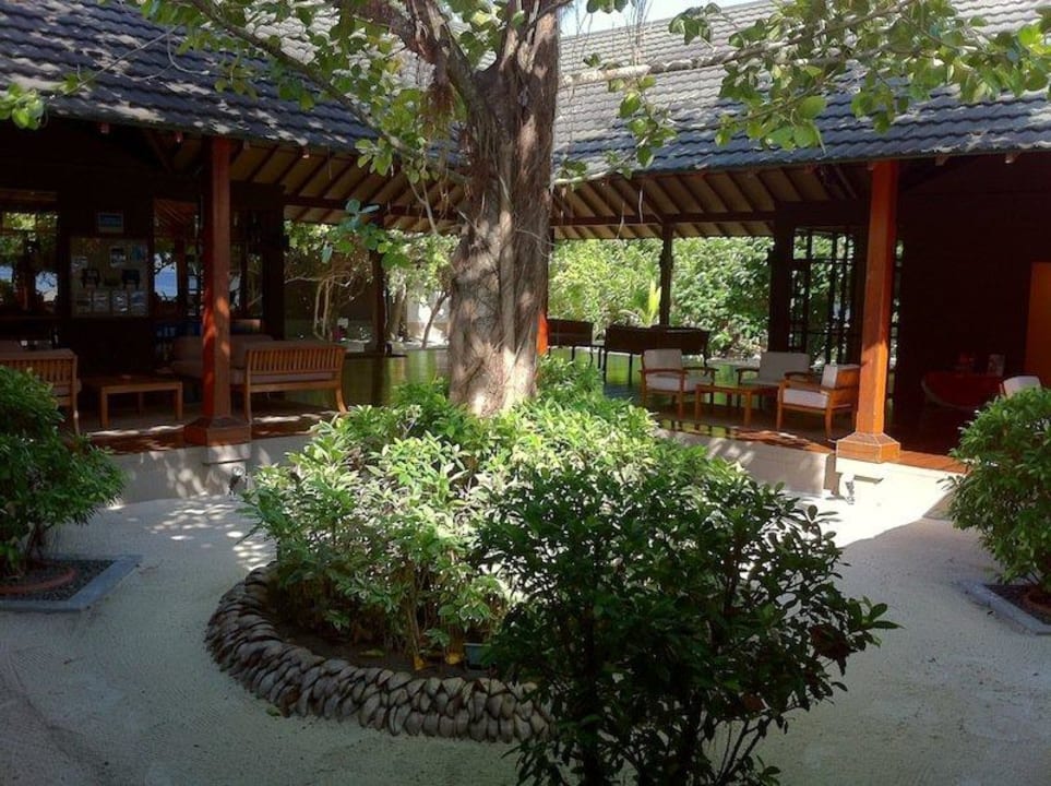 Lobby mit Shops Adaaran Select Meedhupparu Island Resort - Premium All Inclusive
