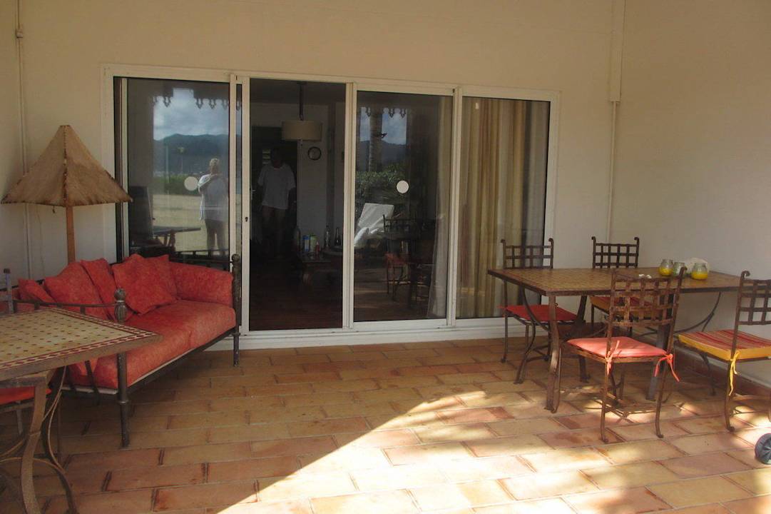 Terrasse Hotel Nettlé Bay Beach Club