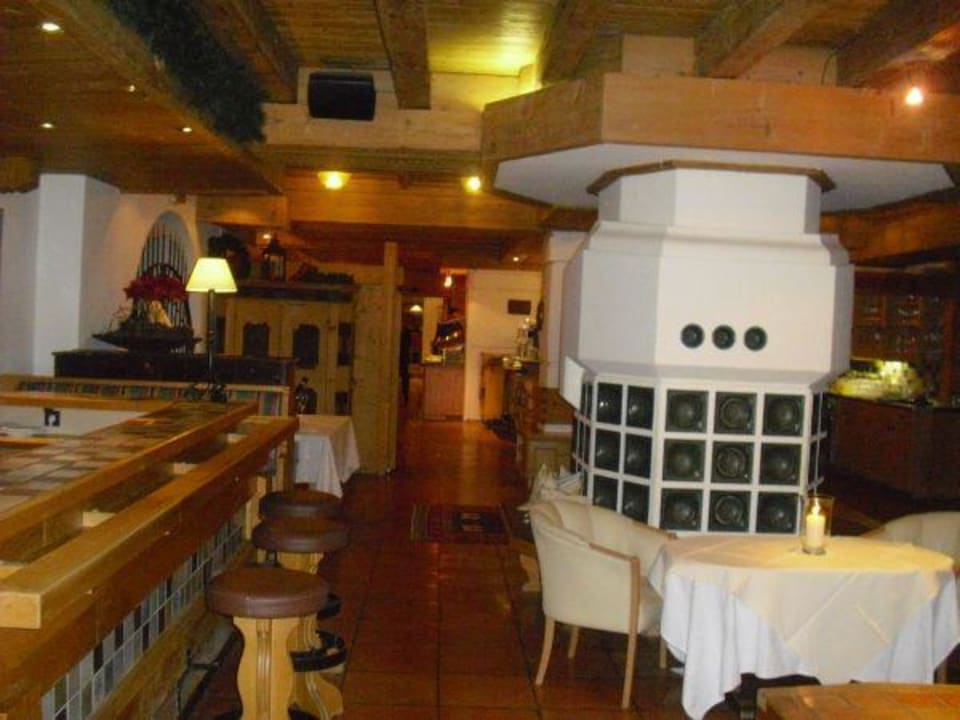 Restaurant / Bar mit Kamin POST Family Resort