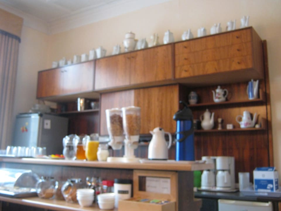 Frühstücksbüffet ( Foto leider etwas verschwommen Hotel Pension Rheingold